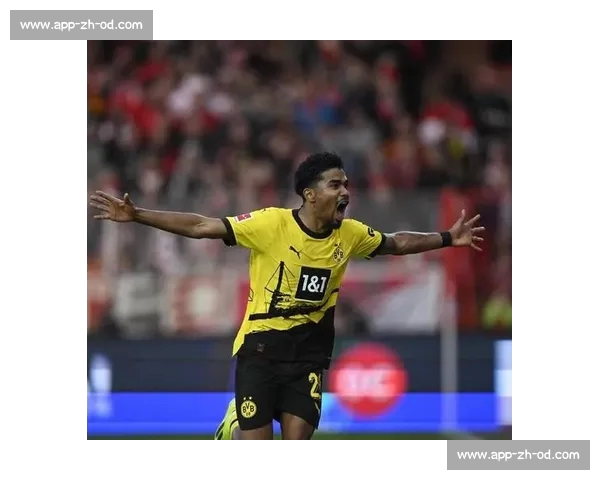 曼城截胡维拉 16 岁中场天才！劳里加盟开启蓝月青训新篇章